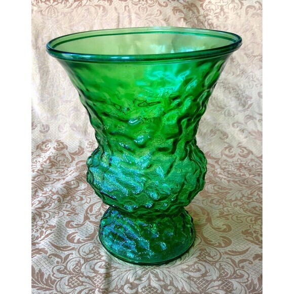 E.O. Brody Company Glass Vase Emerald Vase approximately 8 Inches Tall Stunning - Picture 1 of 6